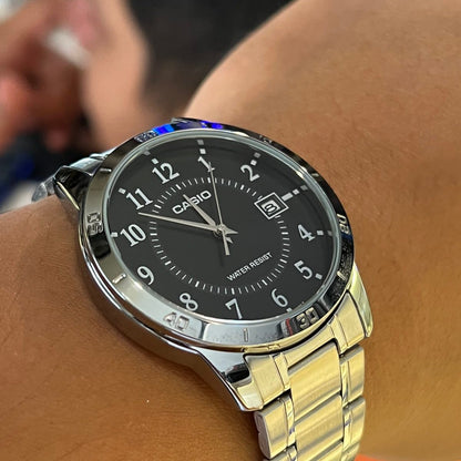 Reloj Casio MTP-V004D-1B Hombre - Análogo - Reloj Reloj Casio original | Compra en Relojchile Chile | Reloj Casio Chile | Reloj Reloj Chile - Reloj hombre chile - Reloj mujer chile - Reloj santiago - Reloj original chile - reloj elegante hombre - reloj casual mujer - reloj resistente al agua - reloj acero inoxidable - reloj deportivo hombre - tienda de relojes online chile