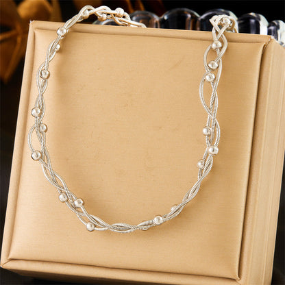 Collar plateado con cuentas tejido de 3 capas