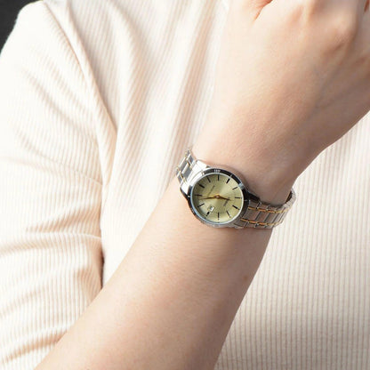 Reloj Casio LTP-V004SG-9A Mujer - Análogo - Reloj Reloj Casio original | Compra en Relojchile Chile | Reloj Casio Chile | Reloj Reloj Chile - Reloj hombre chile - Reloj mujer chile - Reloj santiago - Reloj original chile - reloj elegante hombre - reloj casual mujer - reloj resistente al agua - reloj acero inoxidable - reloj deportivo hombre - tienda de relojes online chile