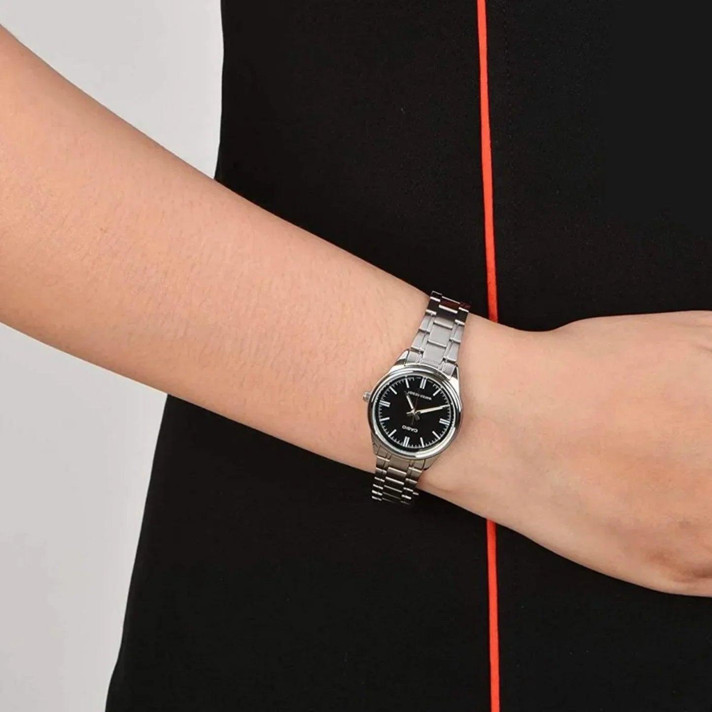 Reloj Casio LTP-V005D-1A Mujer - Análogo - Reloj Reloj Casio original | Compra en Relojchile Chile | Reloj Casio Chile | Reloj Reloj Chile - Reloj hombre chile - Reloj mujer chile - Reloj santiago - Reloj original chile - reloj elegante hombre - reloj casual mujer - reloj resistente al agua - reloj acero inoxidable - reloj deportivo hombre - tienda de relojes online chile