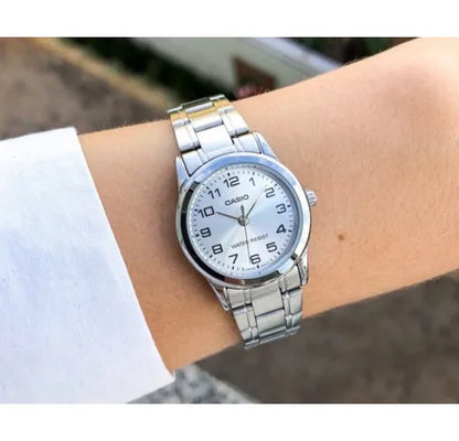 Reloj Casio LTP-V001D-7B Mujer - Análogo - Reloj Reloj Casio original | Compra en Relojchile Chile | Reloj Casio Chile | Reloj Reloj Chile - Reloj hombre chile - Reloj mujer chile - Reloj santiago - Reloj original chile - reloj elegante hombre - reloj casual mujer - reloj resistente al agua - reloj acero inoxidable - reloj deportivo hombre - tienda de relojes online chile