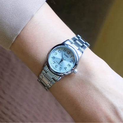 Reloj Casio LTP-V002D-2B Mujer - Análogo - Reloj Reloj Casio original | Compra en Relojchile Chile | Reloj Casio Chile | Reloj Reloj Chile - Reloj hombre chile - Reloj mujer chile - Reloj santiago - Reloj original chile - reloj elegante hombre - reloj casual mujer - reloj resistente al agua - reloj acero inoxidable - reloj deportivo hombre - tienda de relojes online chile