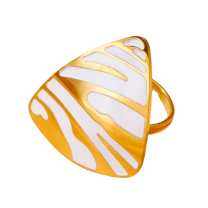 Anillo dorado con rayas blancas
