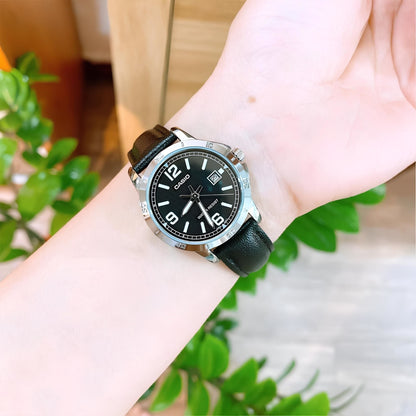 Reloj Casio LTP-V004L-1B Mujer - Análogo - Reloj Reloj Casio original | Compra en Relojchile Chile | Reloj Casio Chile | Reloj Reloj Chile - Reloj hombre chile - Reloj mujer chile - Reloj santiago - Reloj original chile - reloj elegante hombre - reloj casual mujer - reloj resistente al agua - reloj acero inoxidable - reloj deportivo hombre - tienda de relojes online chile