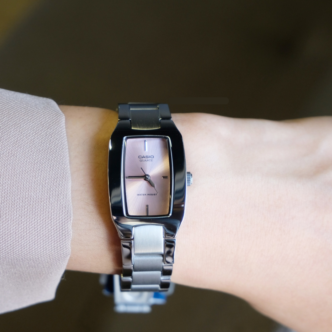 Reloj Casio LTP-1165A-4C Mujer - Análogo - Reloj Reloj Casio original | Compra en Relojchile Chile | Reloj Casio Chile | Reloj Reloj Chile - Reloj hombre chile - Reloj mujer chile - Reloj santiago - Reloj original chile - reloj elegante hombre - reloj casual mujer - reloj resistente al agua - reloj acero inoxidable - reloj deportivo hombre - tienda de relojes online chile